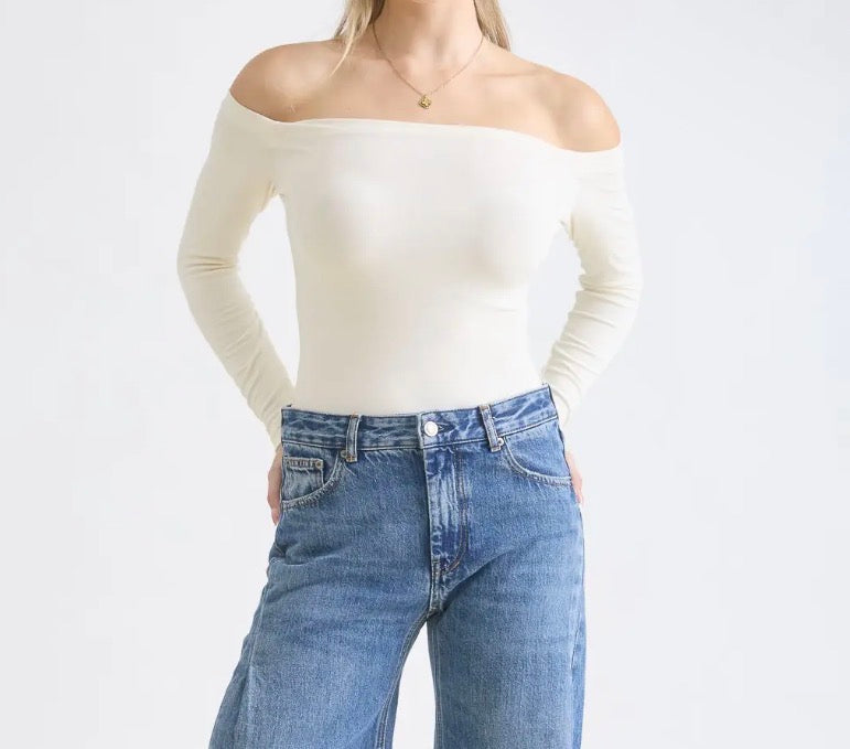 Off shoulder long sleeve top