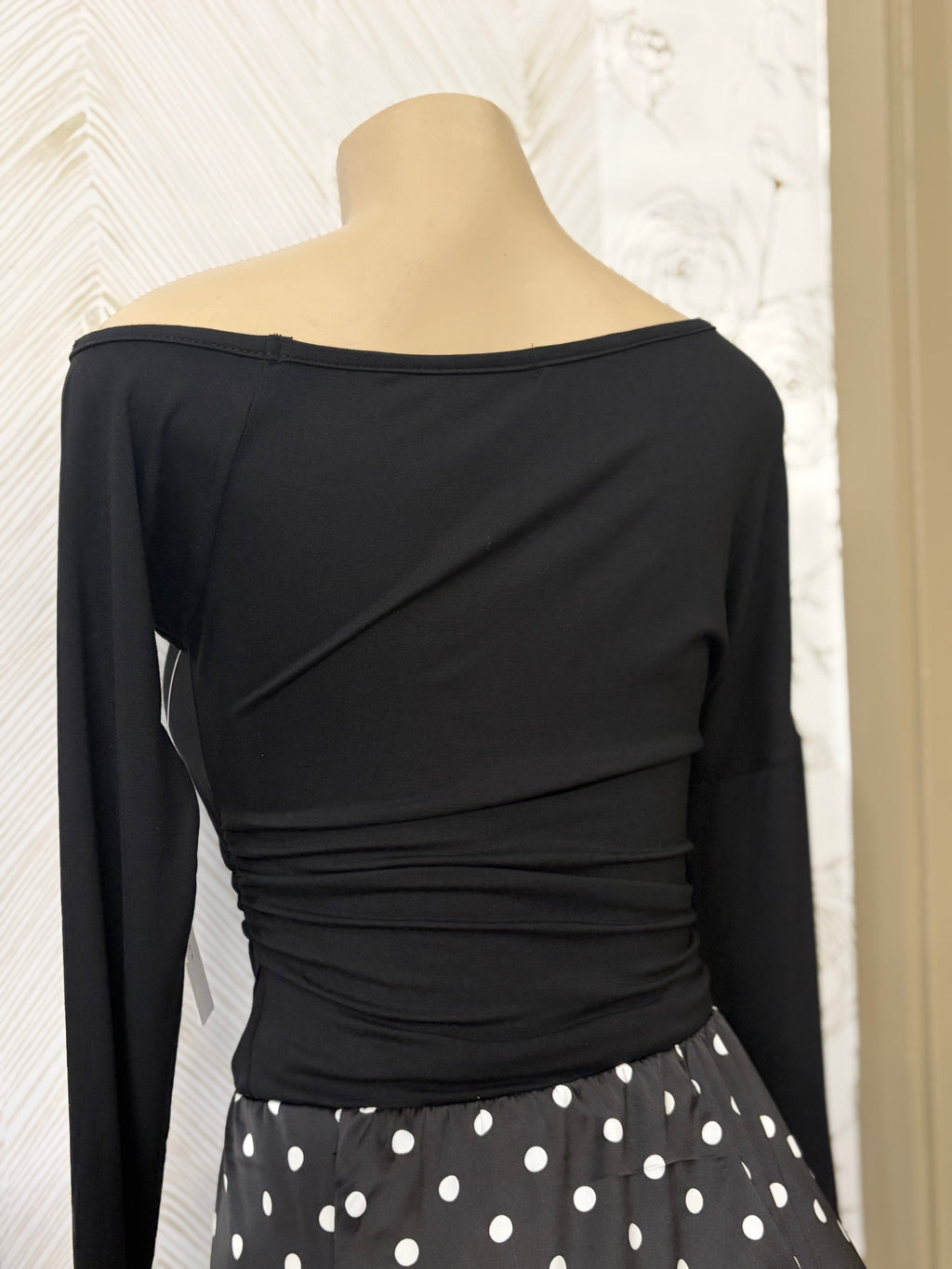 Blk Ruched Off shoulder long sleeve