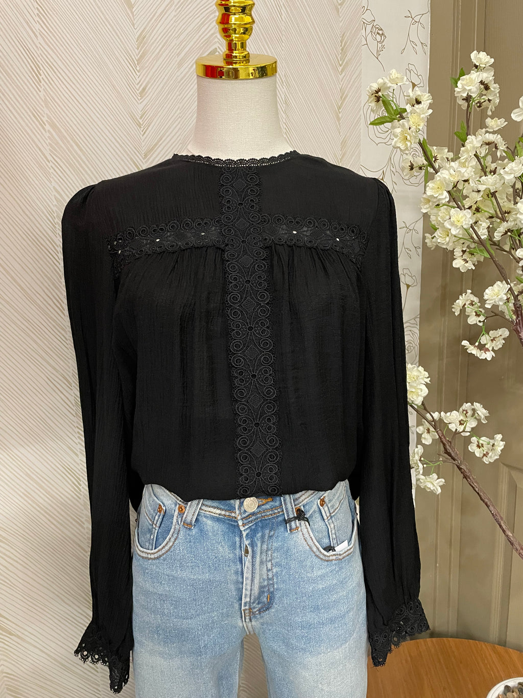 Lace detail round neck long sleeve blouse