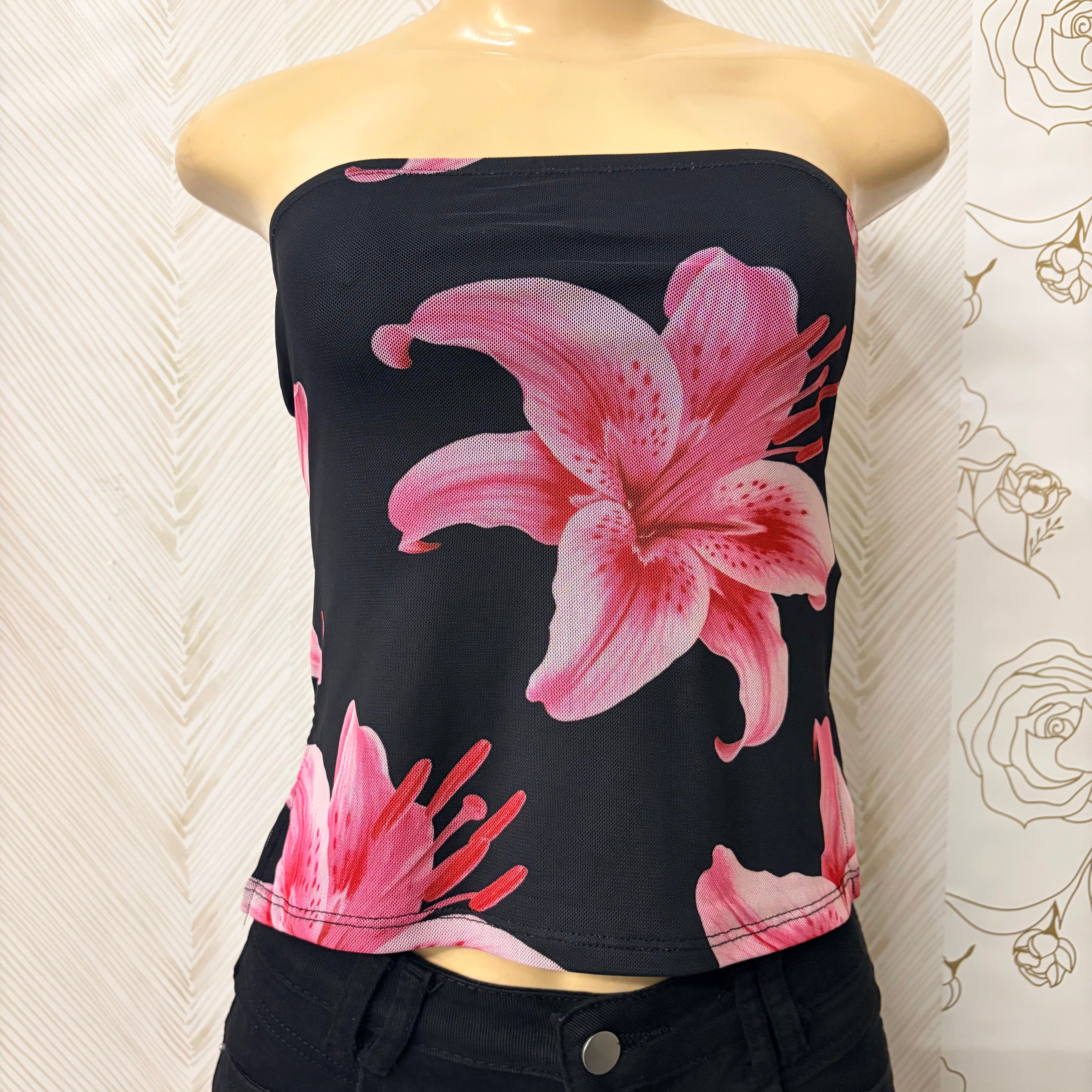 Lily Detail Black Tube Top