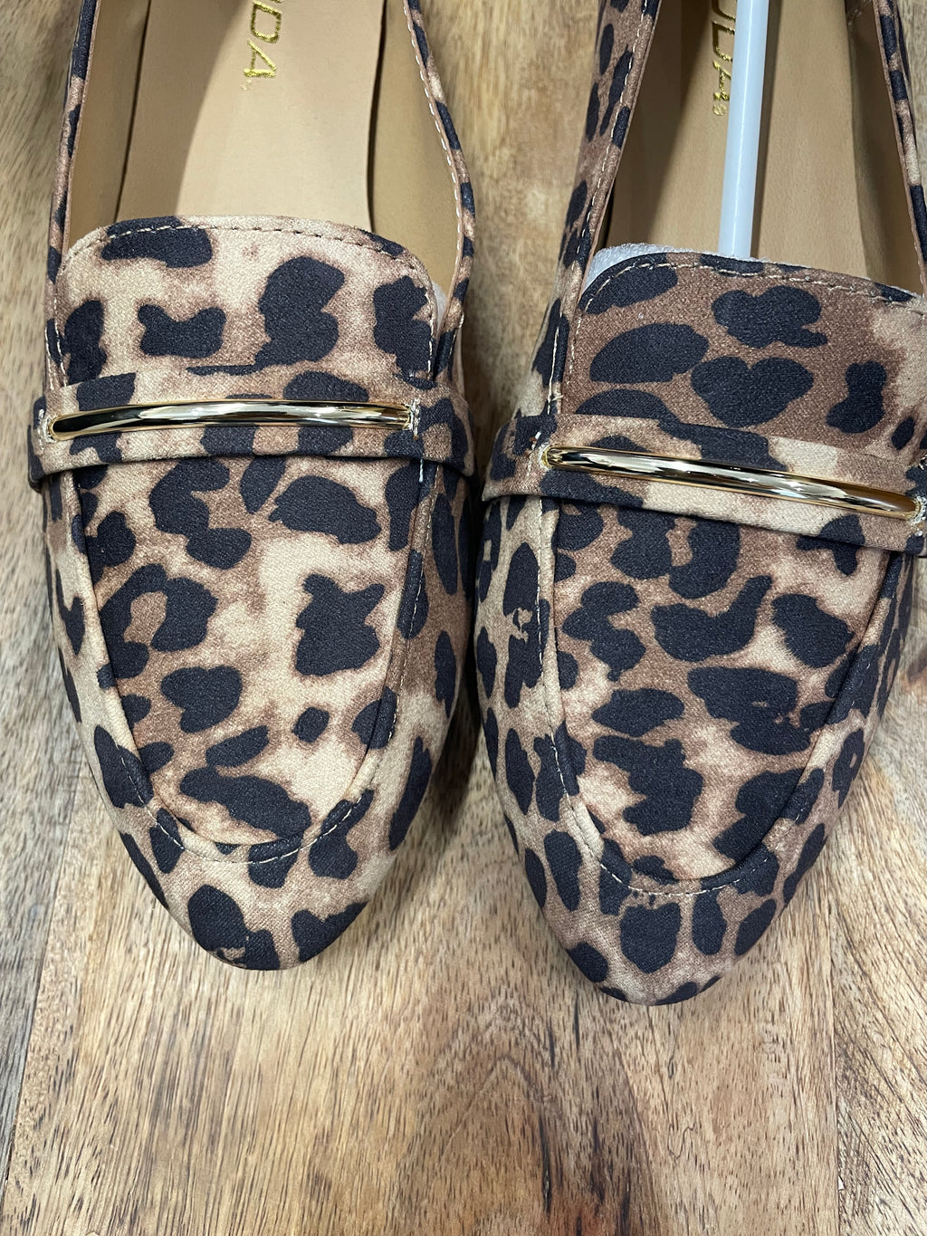 Cheetah pointed loafers