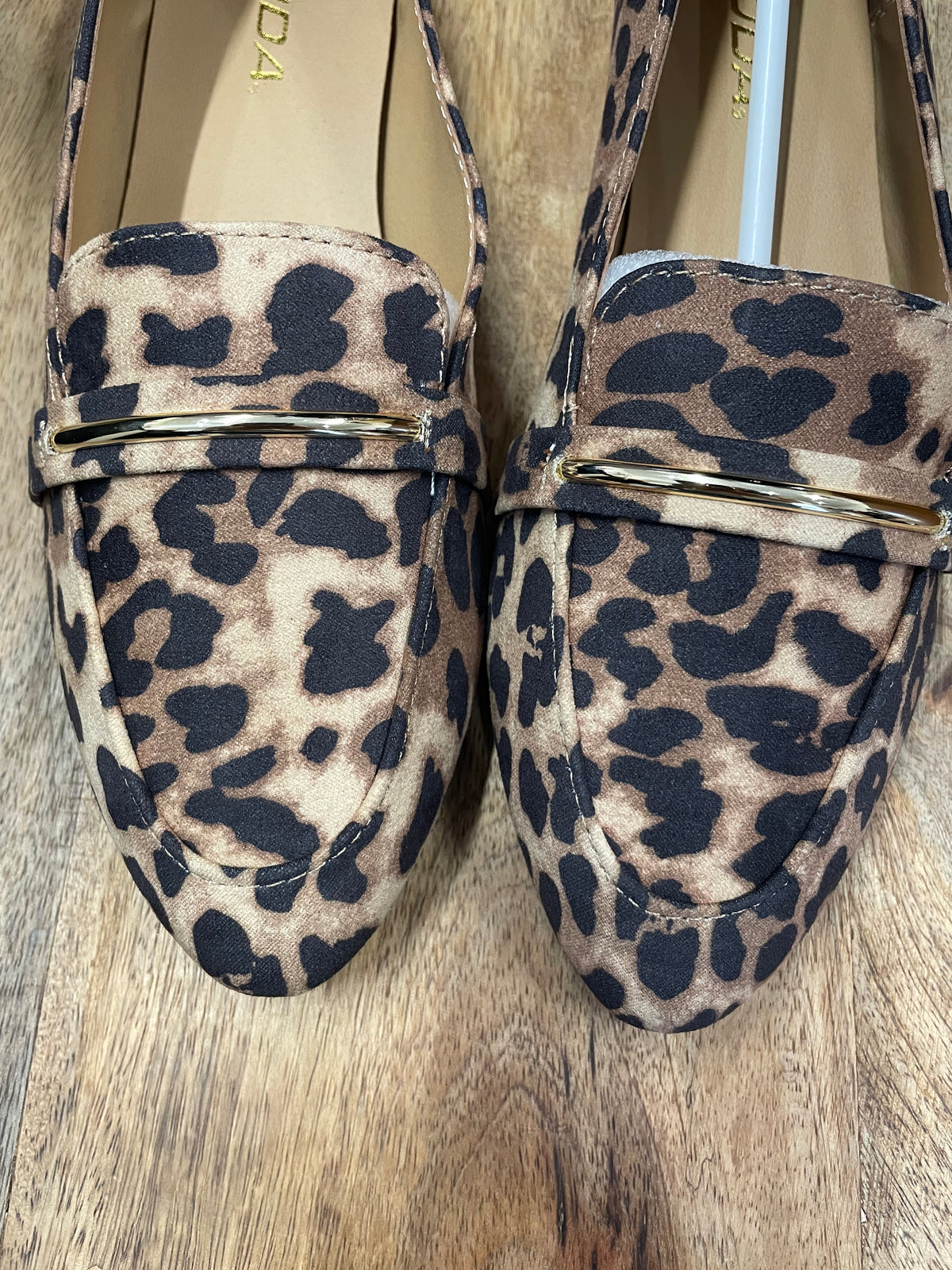 Cheetah pointed loafers