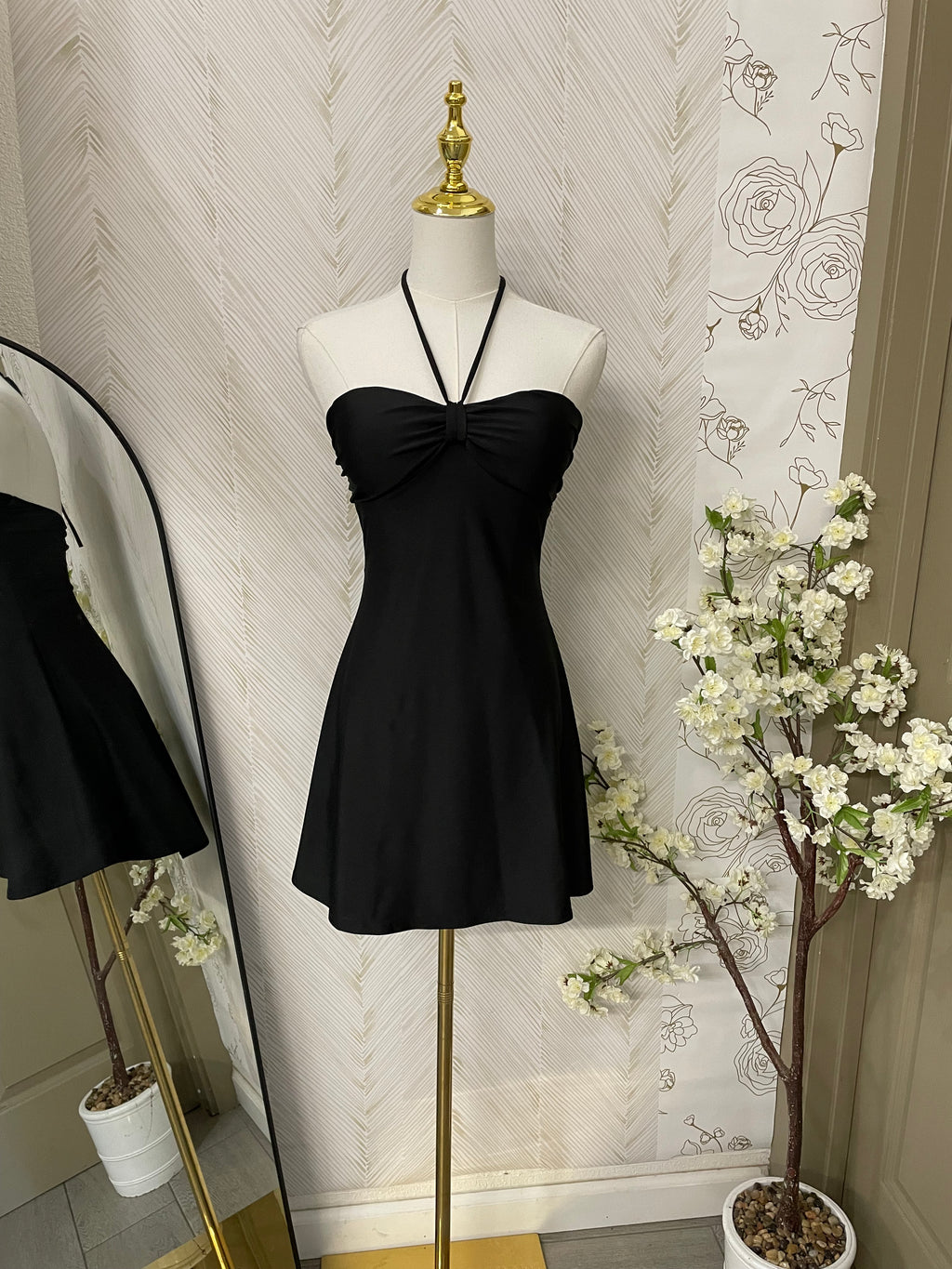 Blk short flare mini dress