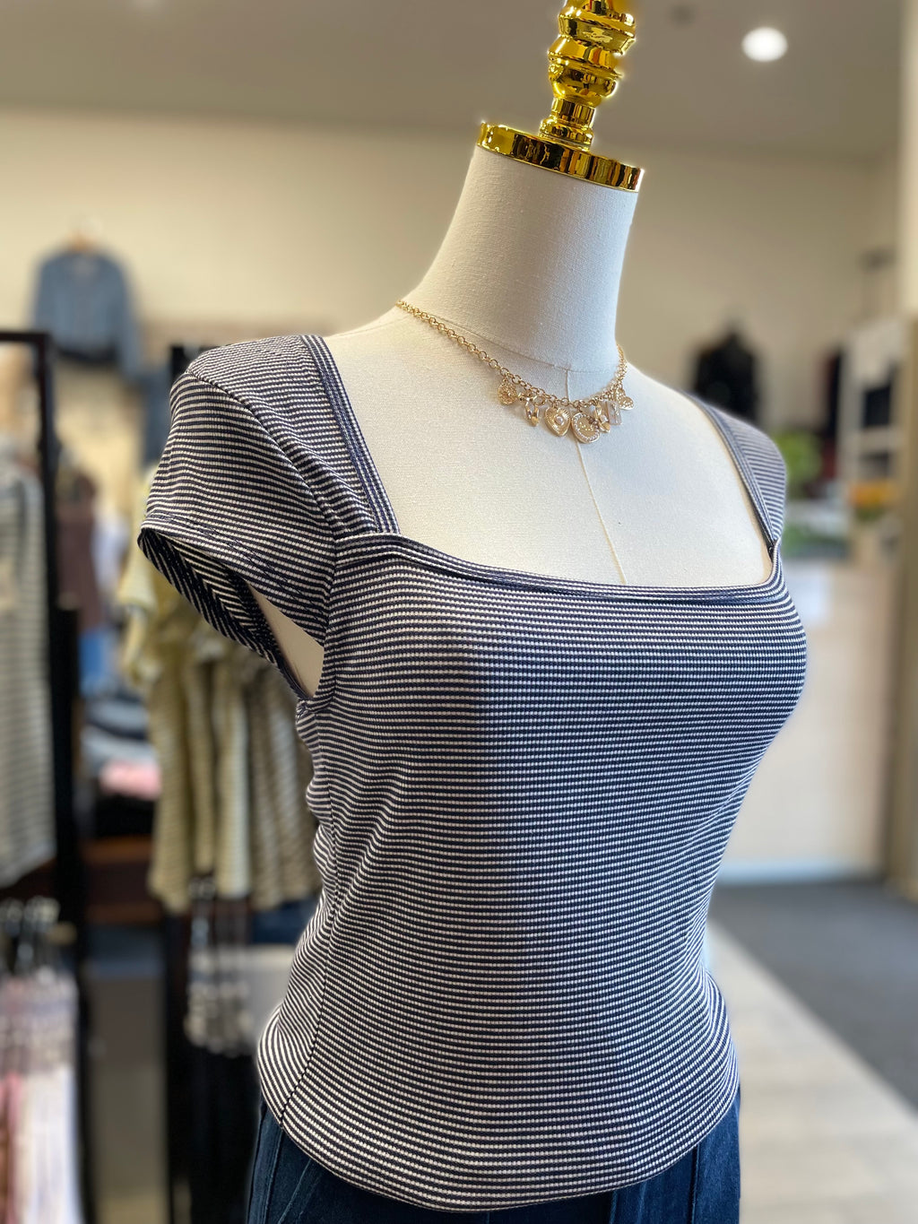 Navy/Soft white square neck sleeve top