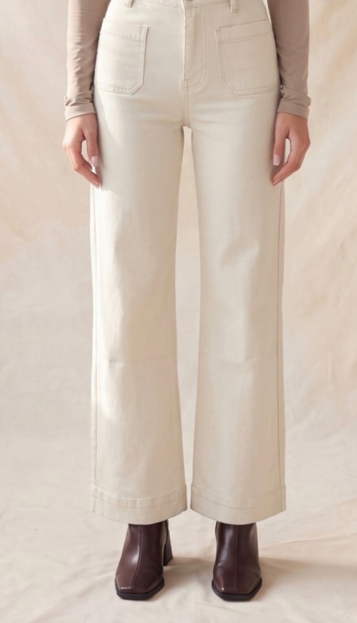 Front pocket wide leg jeans