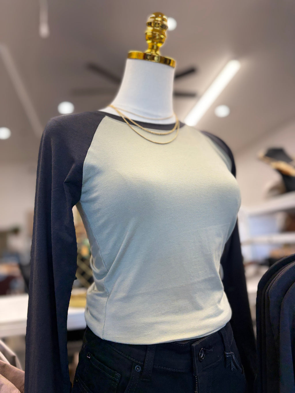 Olive/Blk Raglan Long sleeve