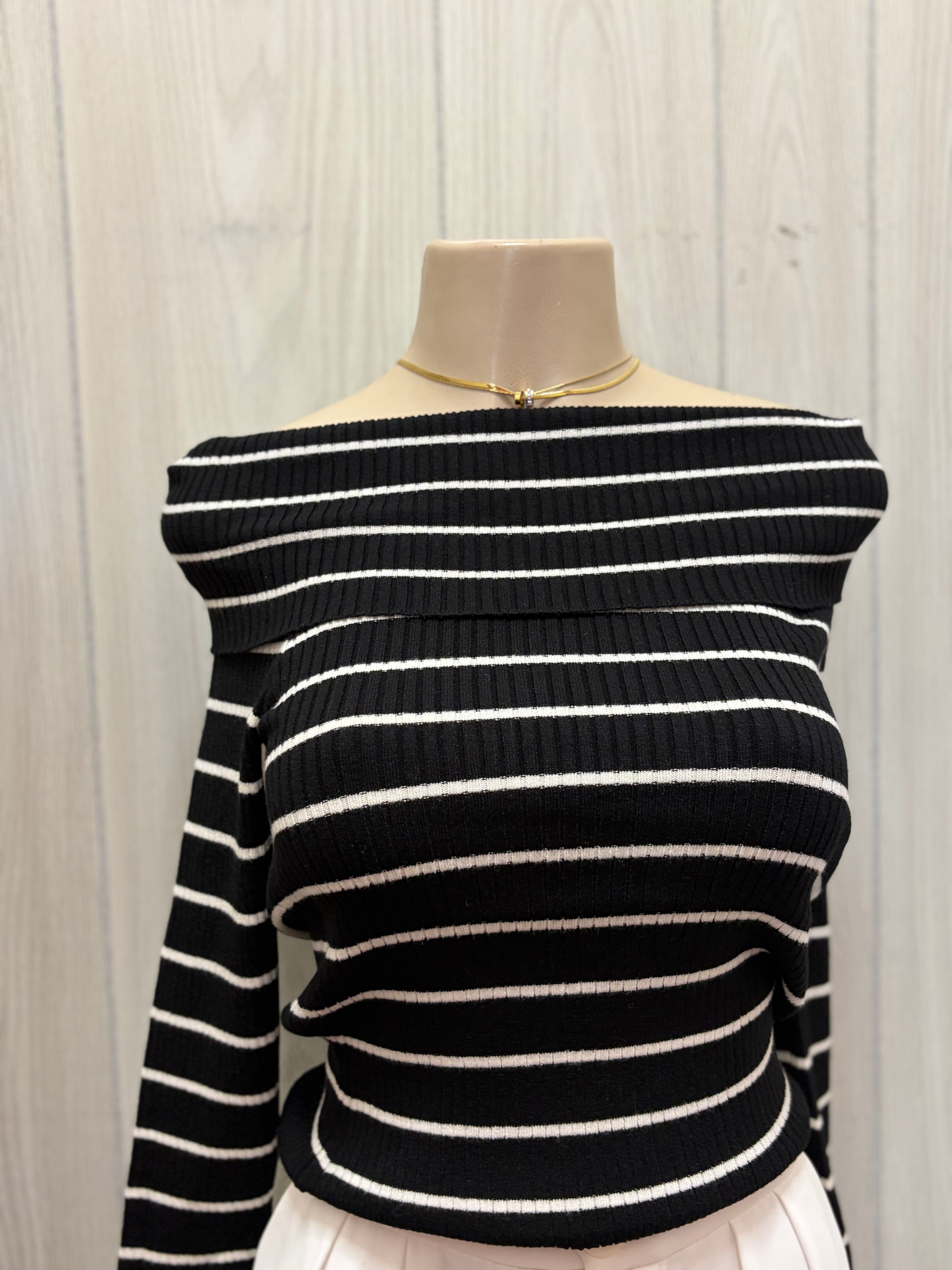 Blk/Ivory Off Shoulder Sweater Top