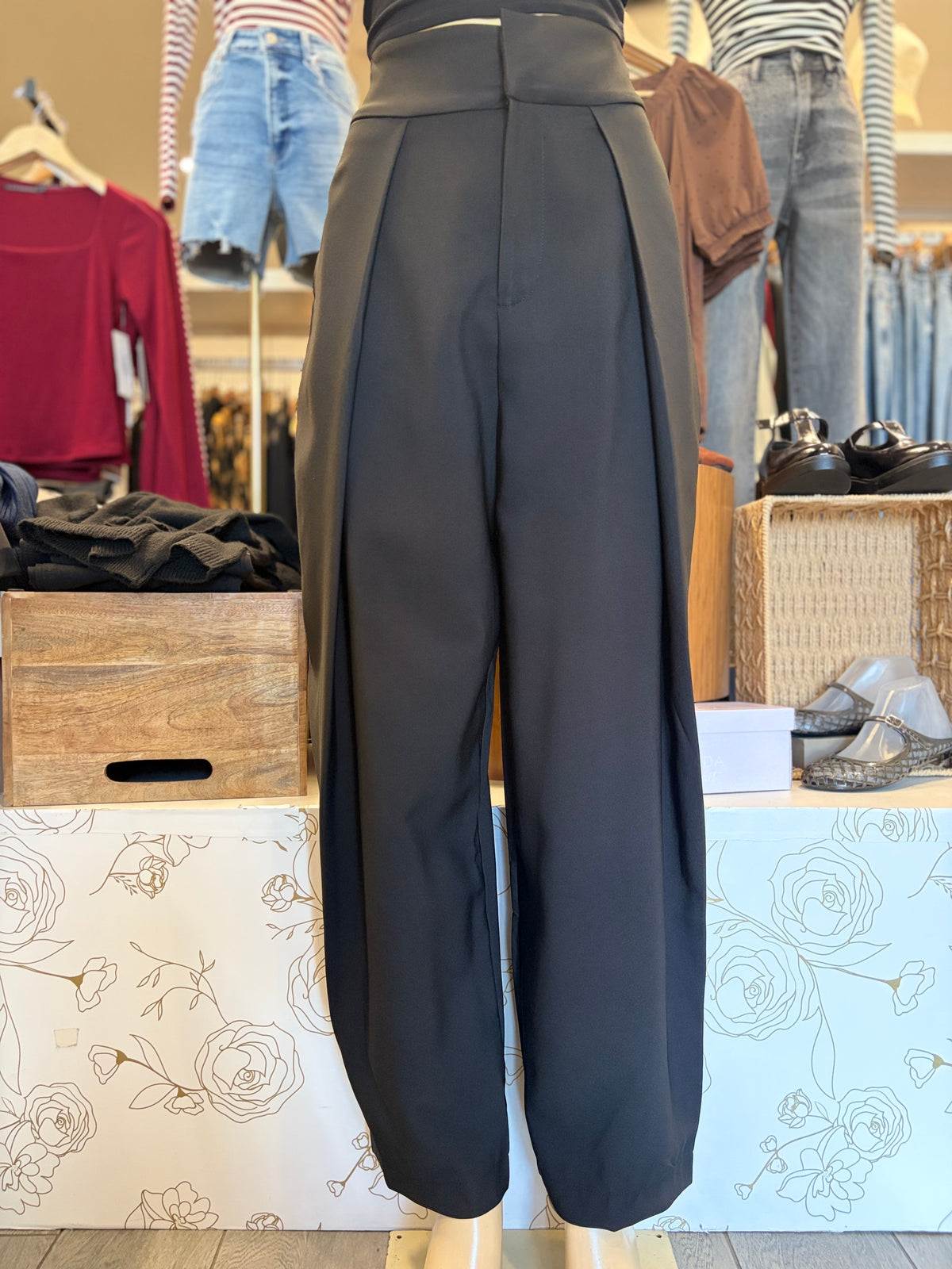Blk Trouser barrel pants