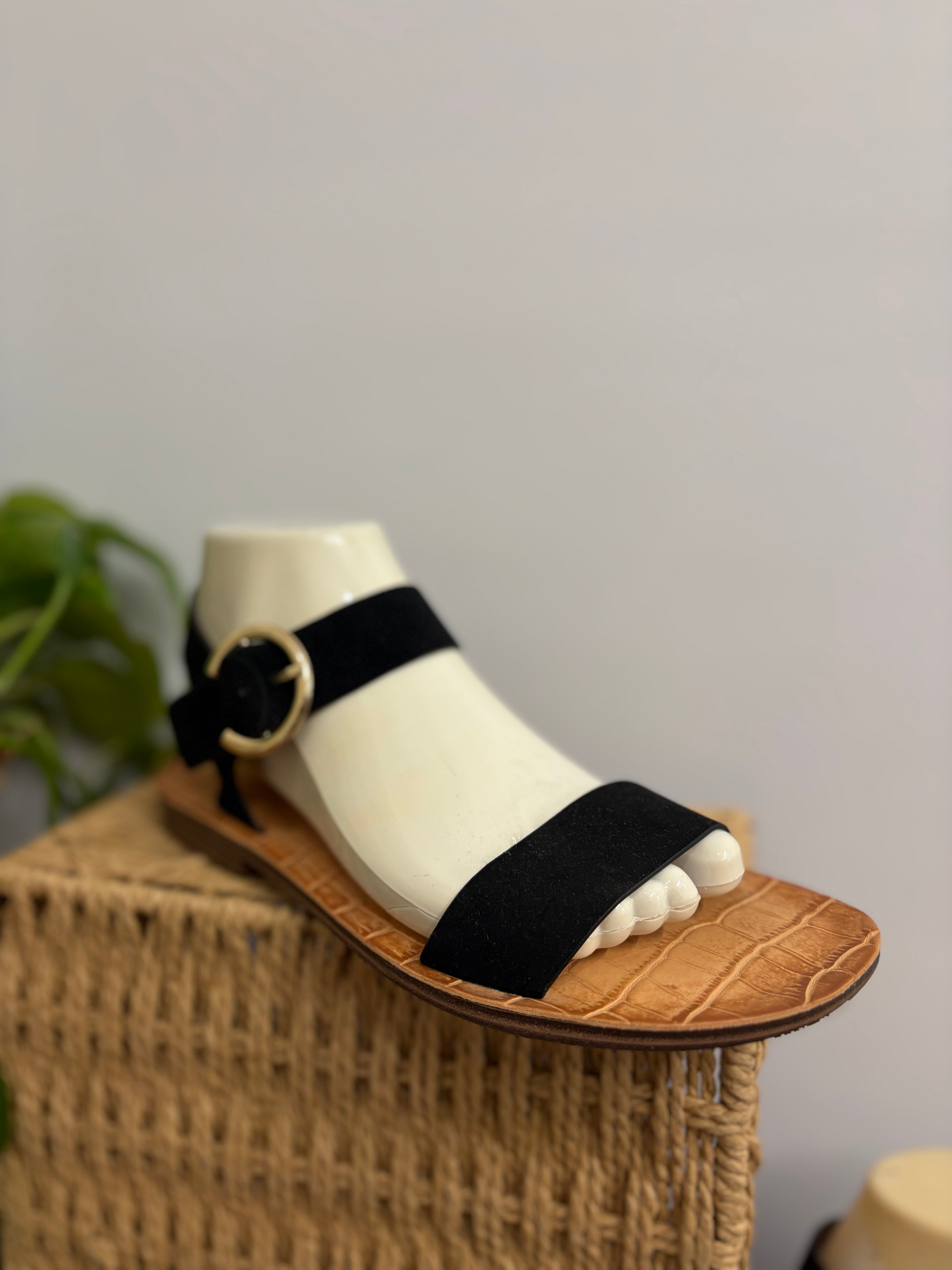 Blk Back Gold Buckle Sandal